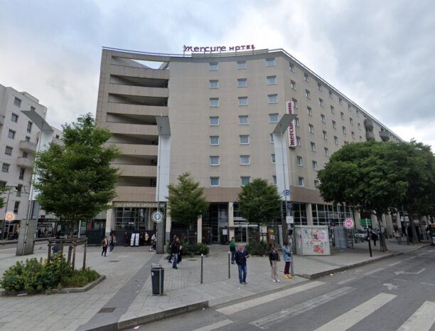 Photo de la facade de l'Hotel Mercure à Villeurbanne